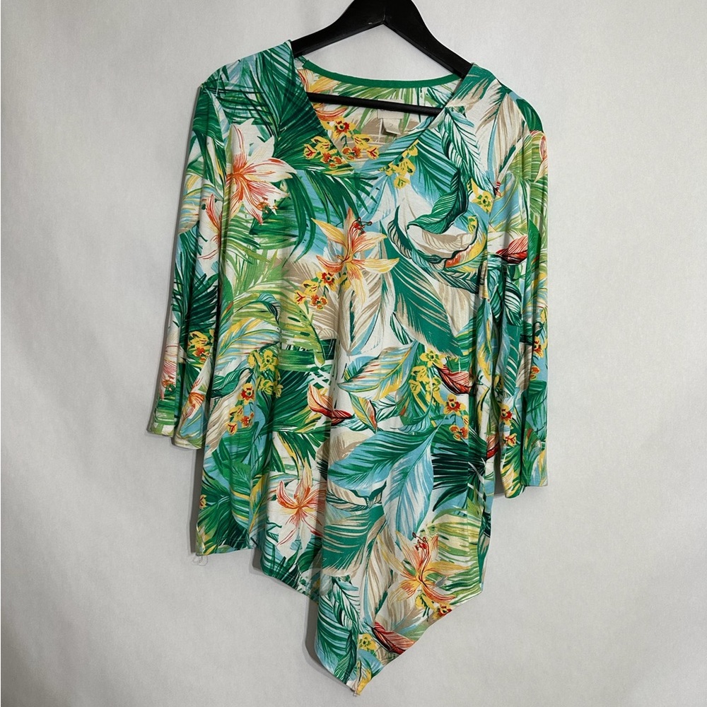 Chico’s Tropical Floral Palm Print Sharkbite V-Hem Tunic Top Size 2 (L/12) - Picture 2 of 7